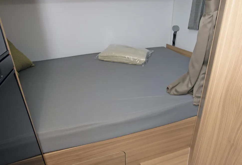 Adria-Coral-XL-rear-bed-55412