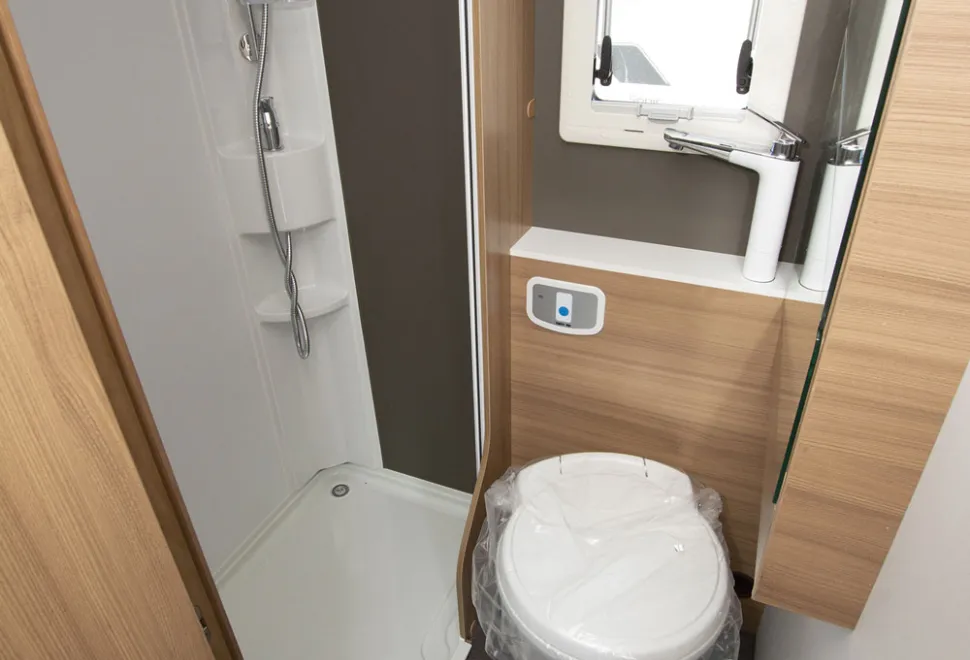 Adria-Coral-XL-shower-74397