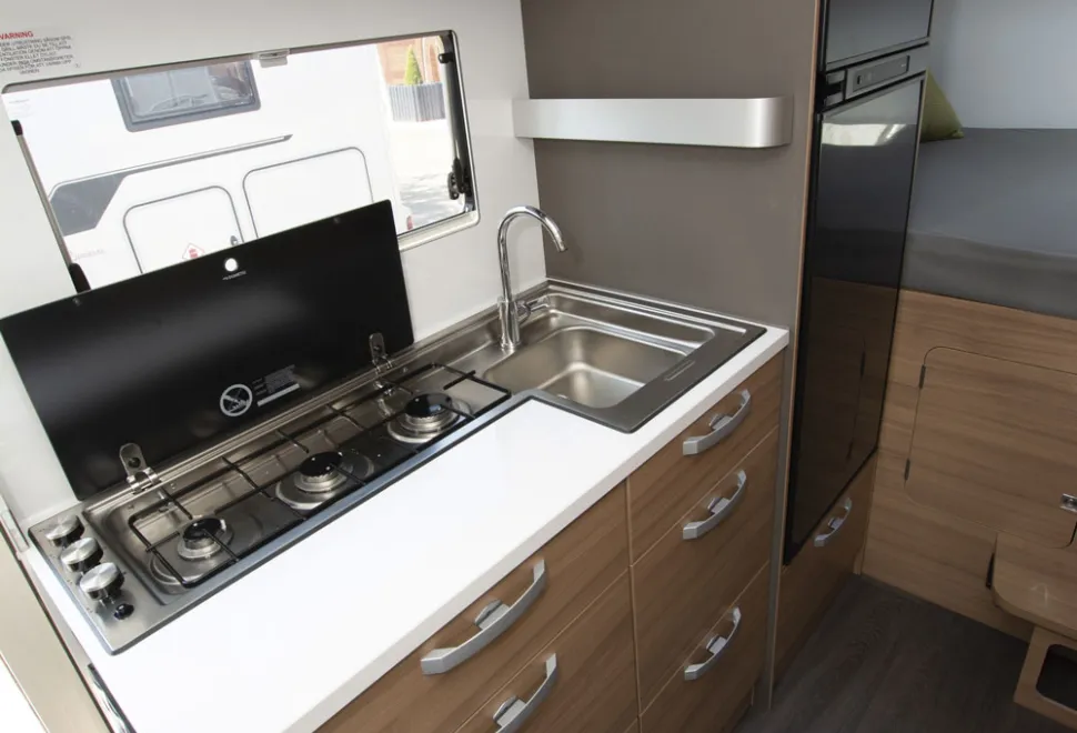 Adria-Coral-XL-kitchen-19332