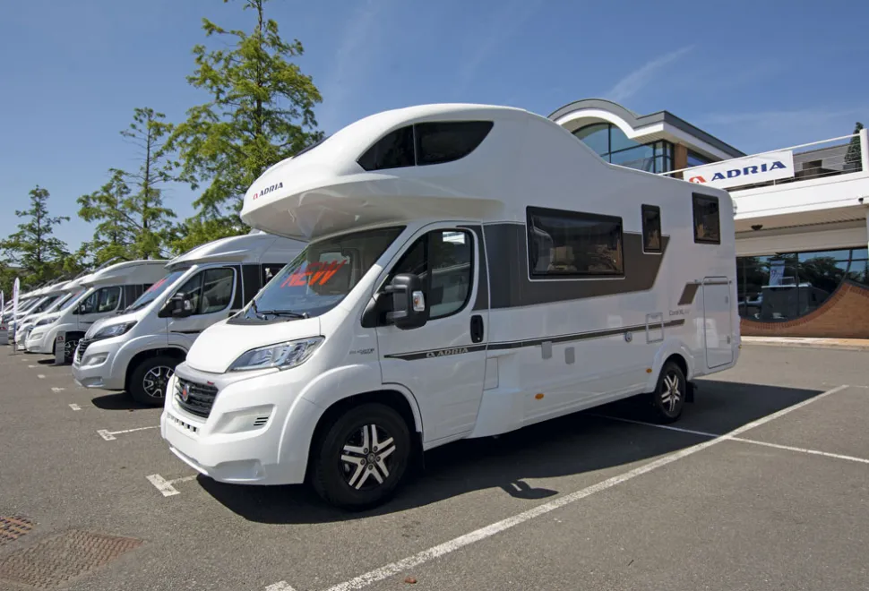 Adria-Coral-XL-exterior-48877