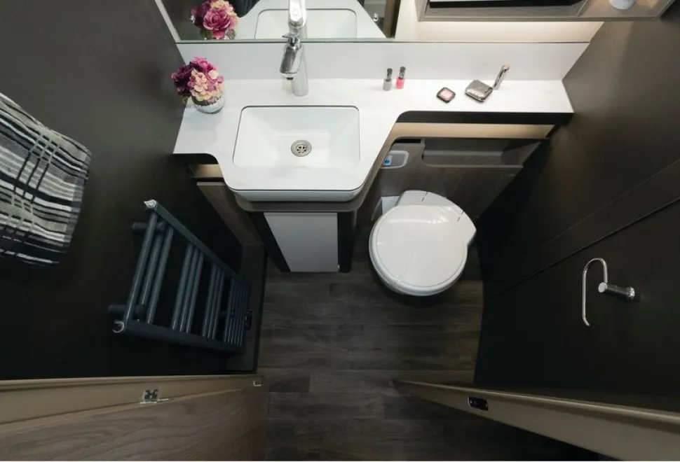 Swift Elegance Grande 860 caravan washroom (photo courtesy of Richard Chapman)
