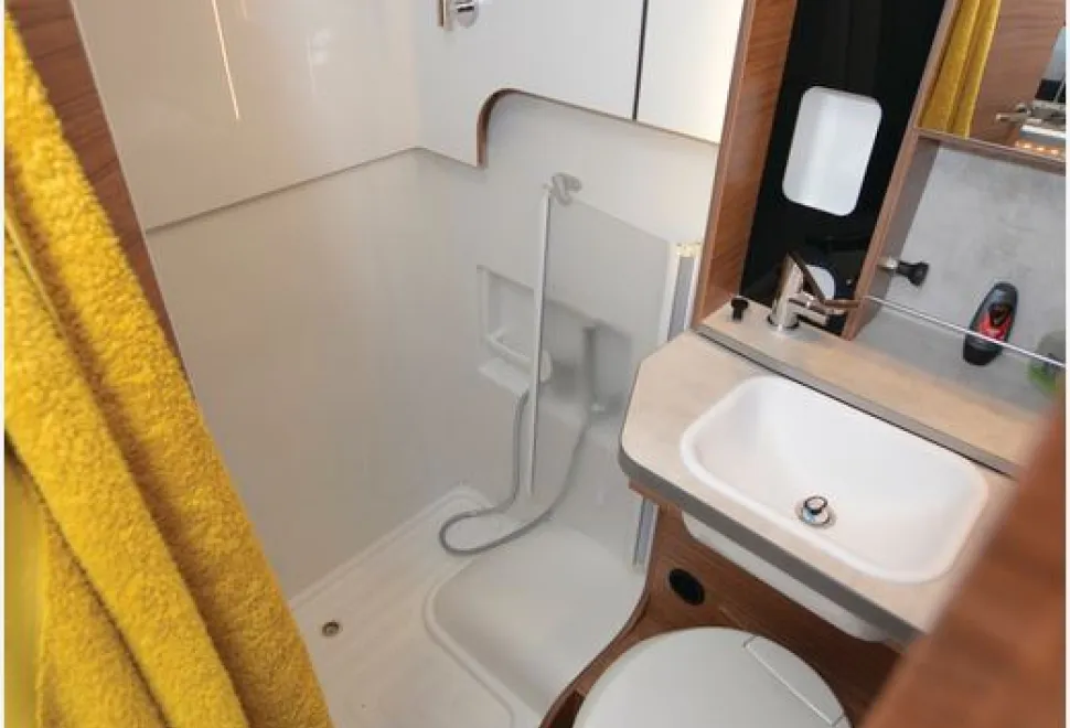 Knaus Tourer Van 500 MQ Vansation low-profile motorhome washroom