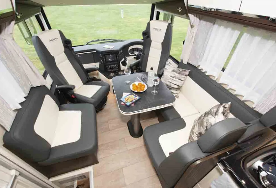Morelo-lounge-and-cab-44502
