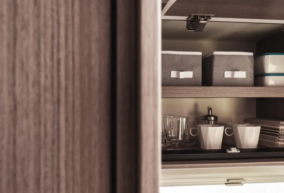 Carado_T334-motorhome-kitchen-storage-84580