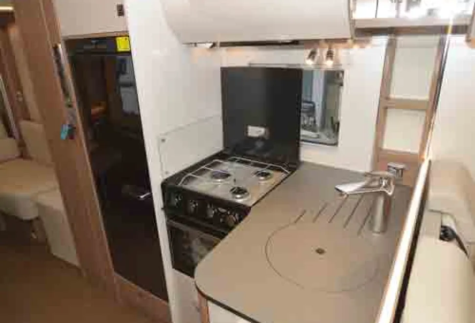 Burstner-Ixeo-kitchen-23694