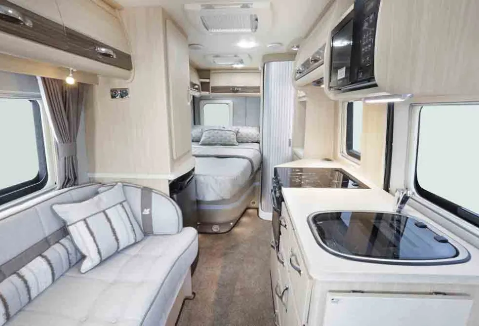 Kingham_wide_front_to_rear-13519