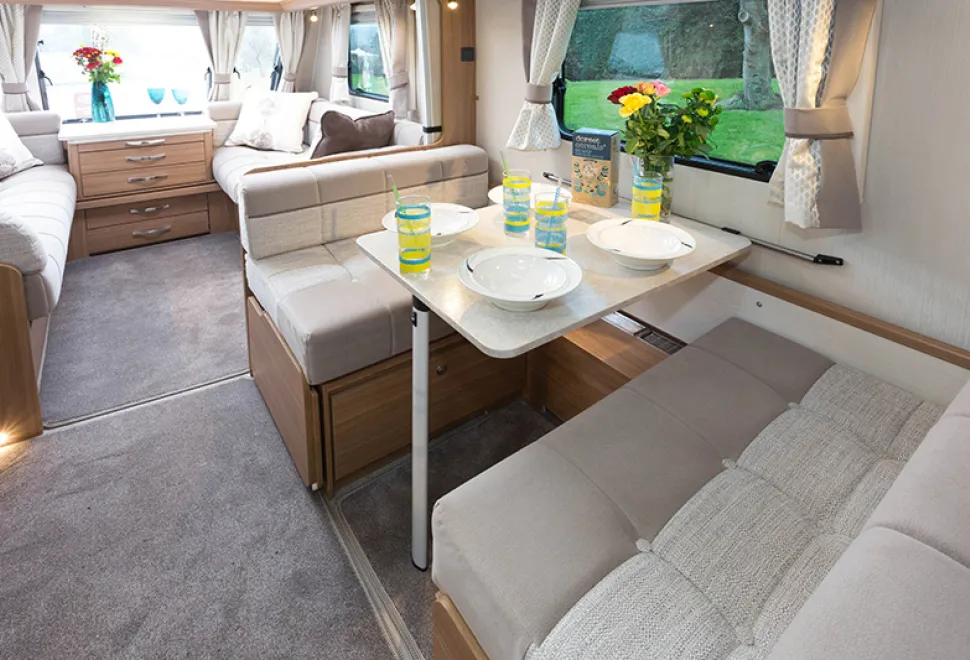 web-A-four-seater-dining-area-and-a-long-lounge-85456