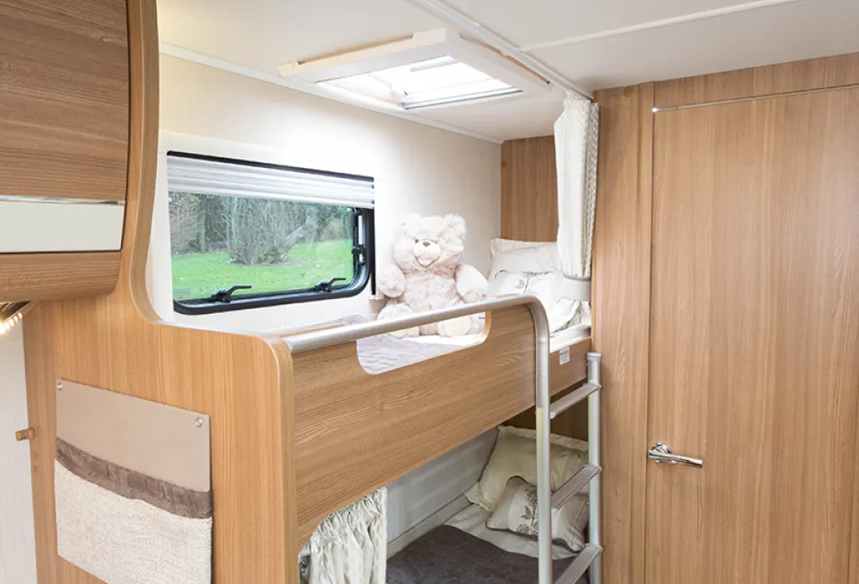 web-Bunks-in-the-offside-corner-59049