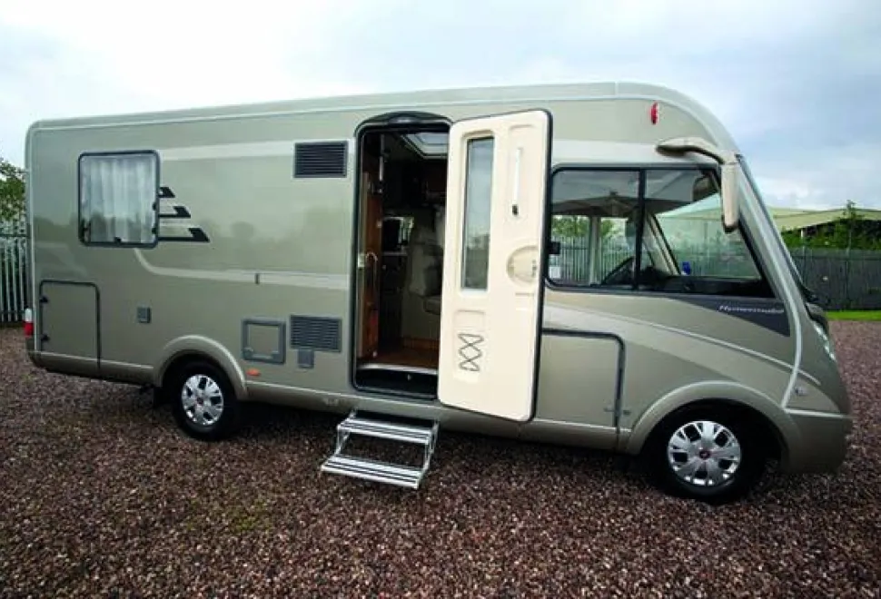 rhp_DETAIL - ZOOM IN ON DOOR HYM PREM 13