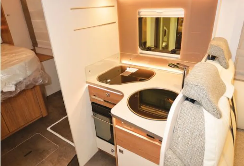 Dethleffs-Eurostyle-T-6757-DBM-kitchen-96994