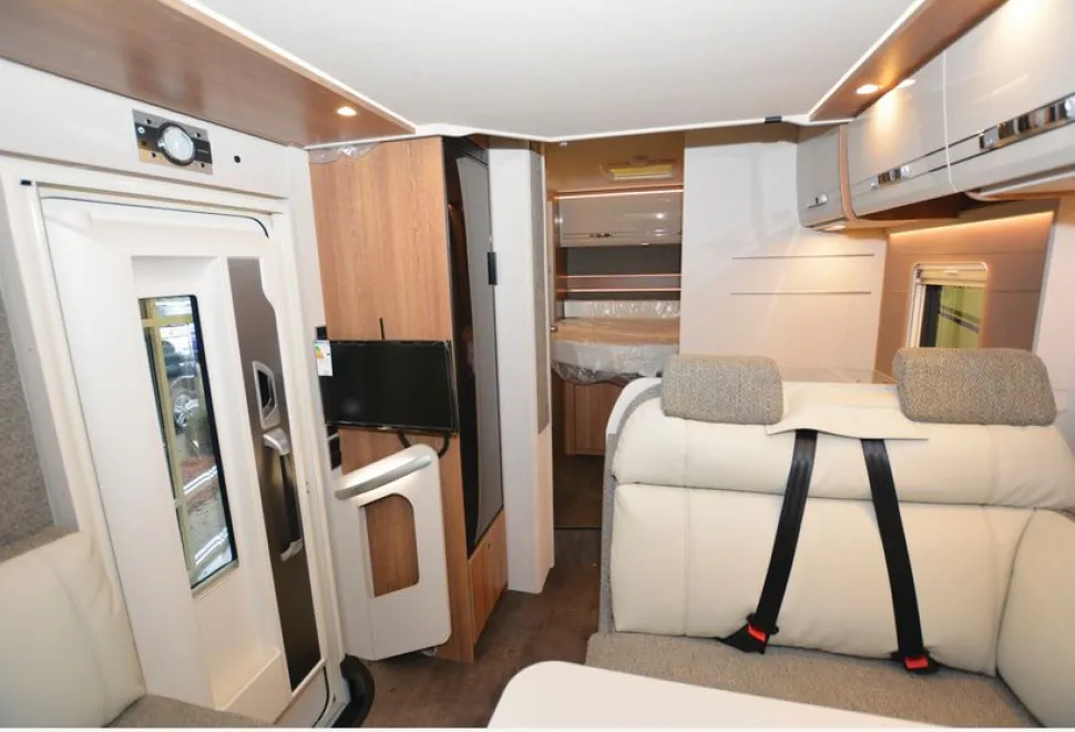 Dethleffs-Eurostyle-T-6757-DBM-rear-view-98759