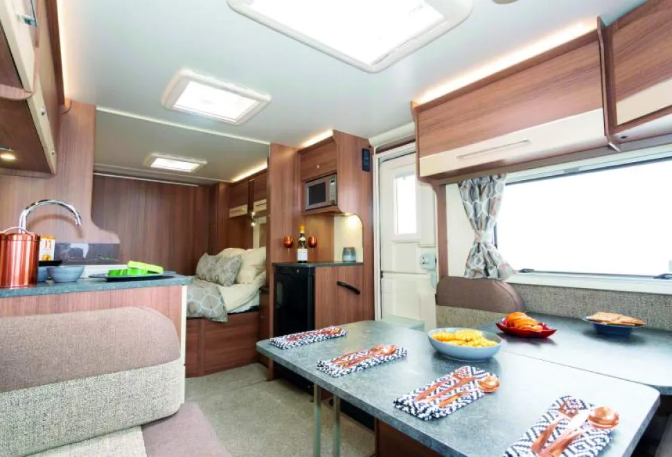The-extra-width-means-that-even-though-the-Brindisi-is-of-average-length,-it-is-really-spacious-07486