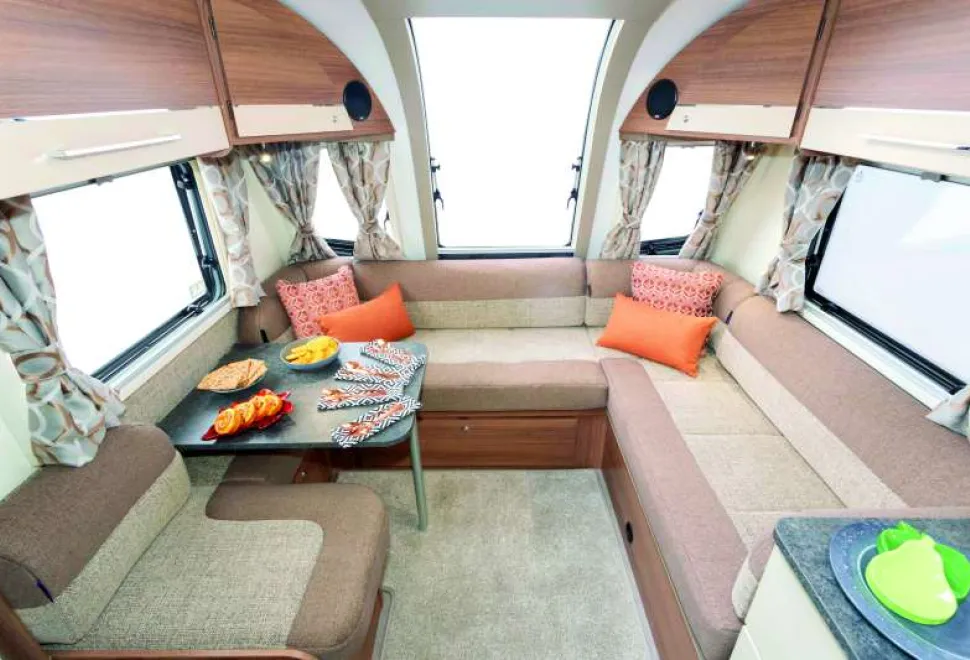 A-new-invention---the-G-shaped-lounge-2-06455
