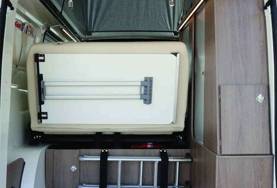 Randger499_rear_luggage_space-62969