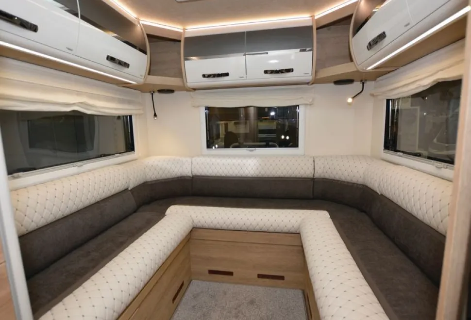 Mobilvetta-Tekno-Line-K-Yacht-95-rear-lounge-40818