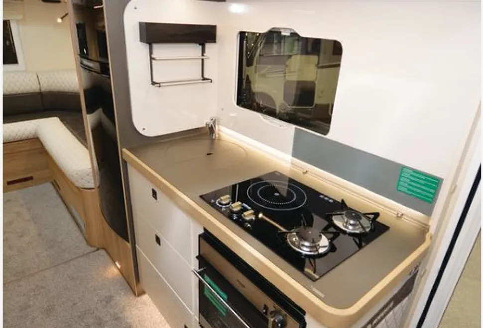 Mobilvetta-Tekno-Line-K-Yacht-95-kitchen-40224