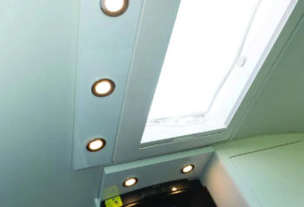 Bright,-white-LED-clusters-ensure-the-central-area-is-well-illuminated-w350-68278