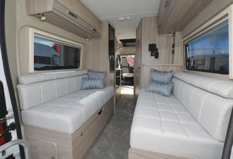 Elddis-Autoquest-CV80_interior-35441