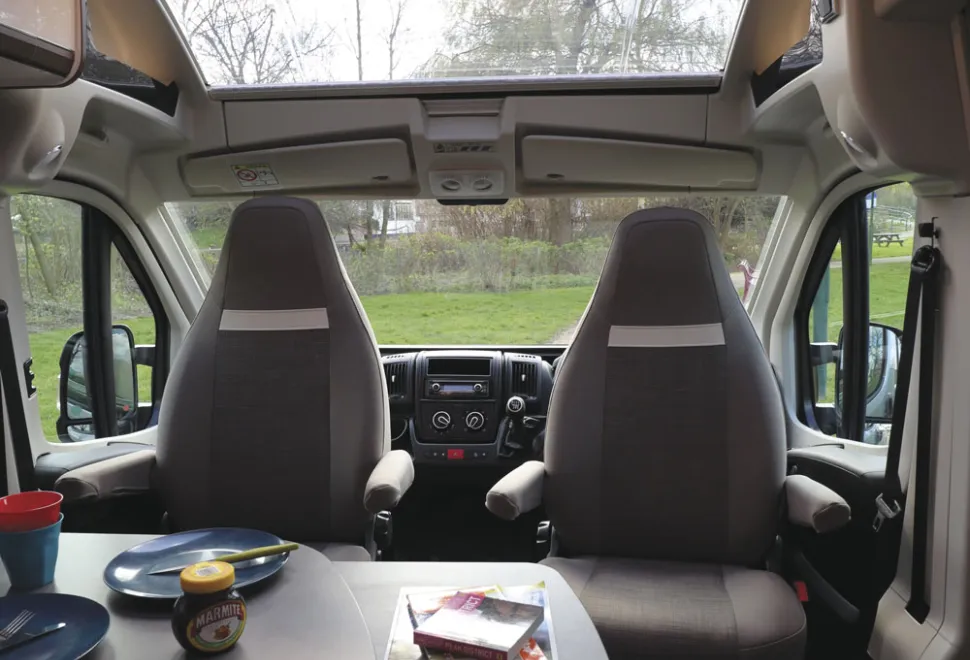 Globecar-cab-seats-85544