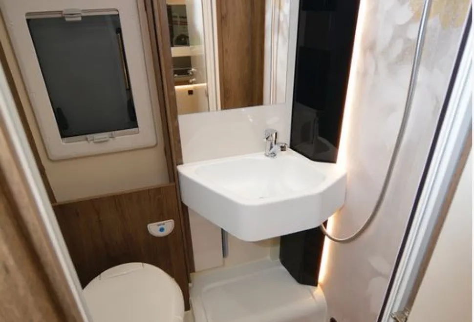 Roller-Team-T-Line-700-washroom-87835