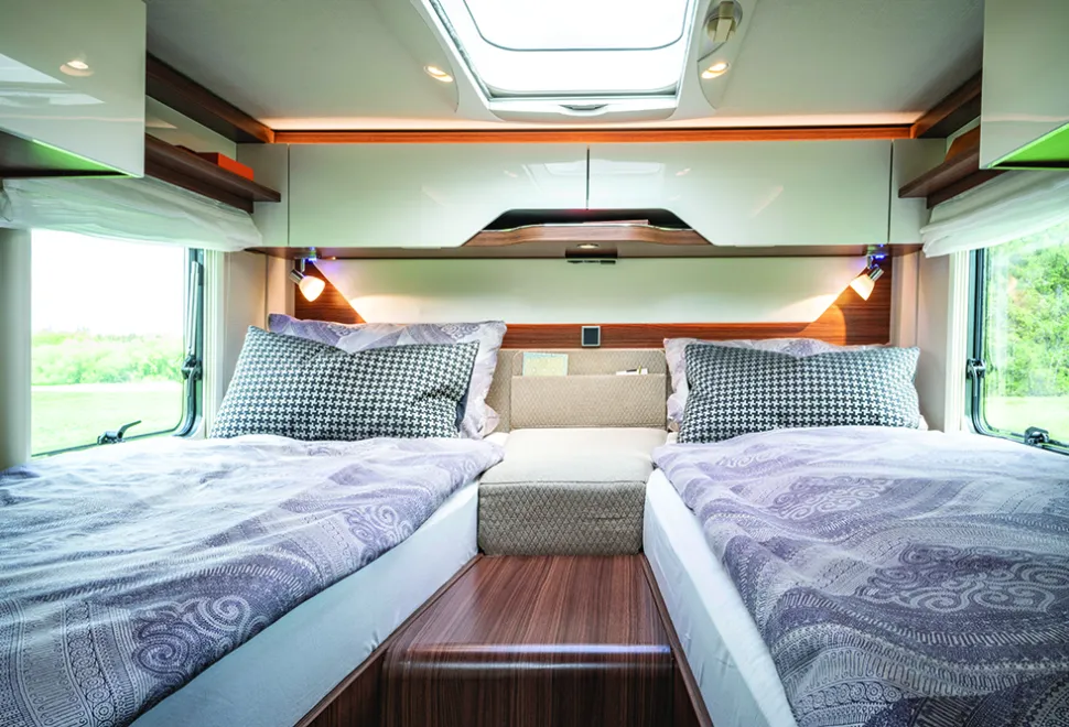 Hymermobil_B-Class_ModernComfort580_interior_view_03_(c)_Hymer_GmbH_und_CoKG-57880
