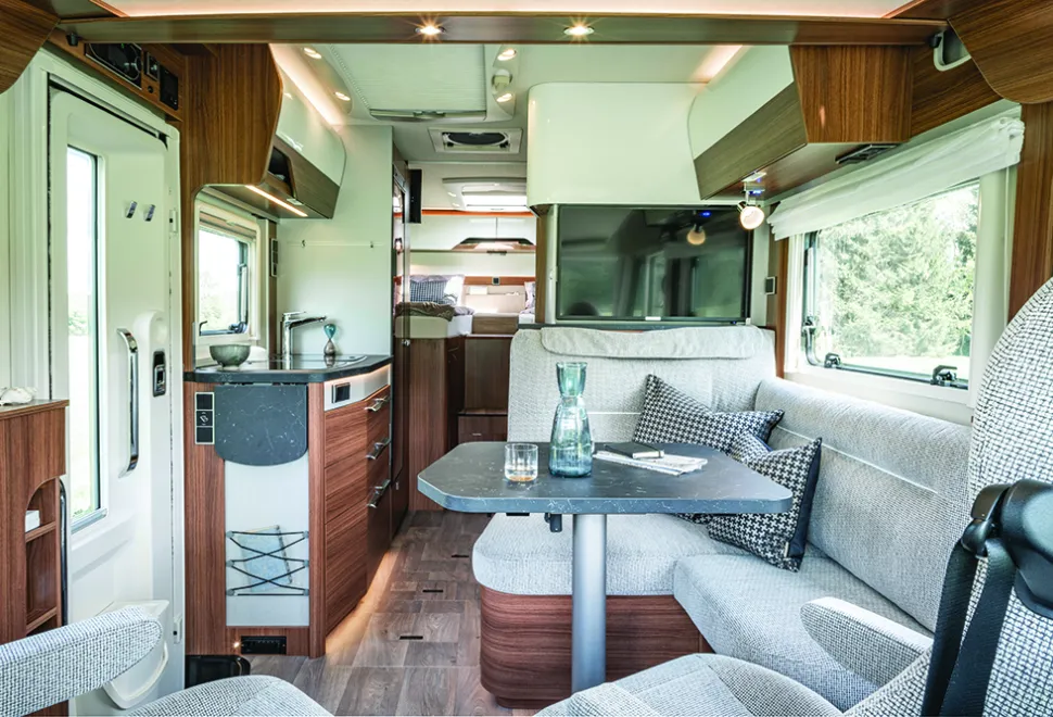 Hymermobil_B-Class_ModernComfort580_interior_view_02_(c)_Hymer_GmbH_und_CoKG-57896