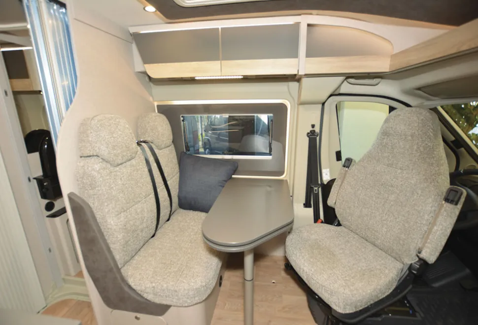 Globecar-Roadscout-Elegance_lounge-90724