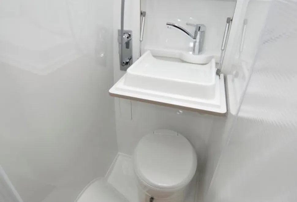 Globe-Traveller Explorer 2X high-top campervan washroom