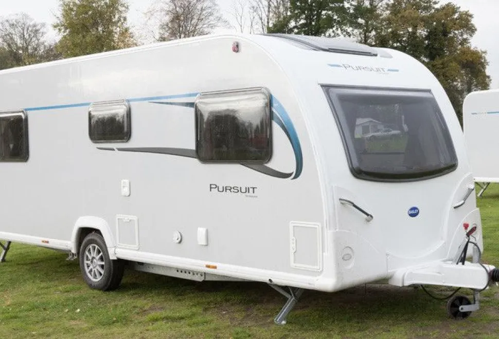 rhp_web Pursuit 560 EXTERIOR
