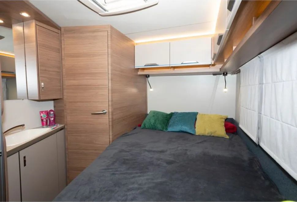 Knaus-Sport-500-UF-caravan-bed-courtesy-of-Richard-Chapman-48584