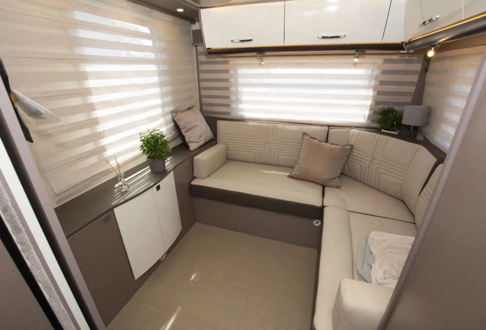 Lyseo-rear-lounge-36359