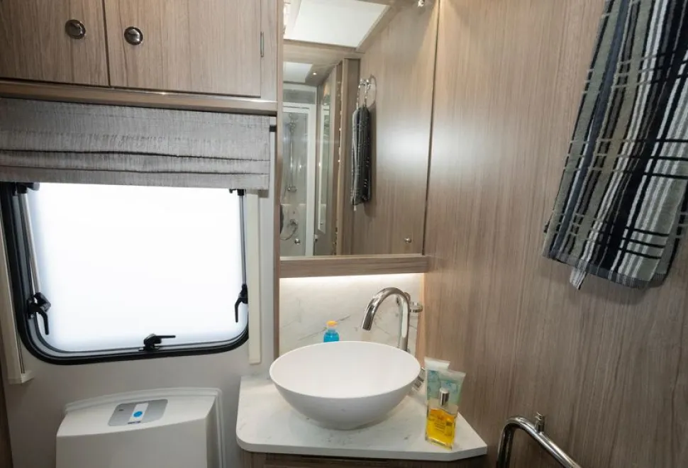 Coachman Acadia 545 caravan washroom (photo courtesy of Richard Chapman)