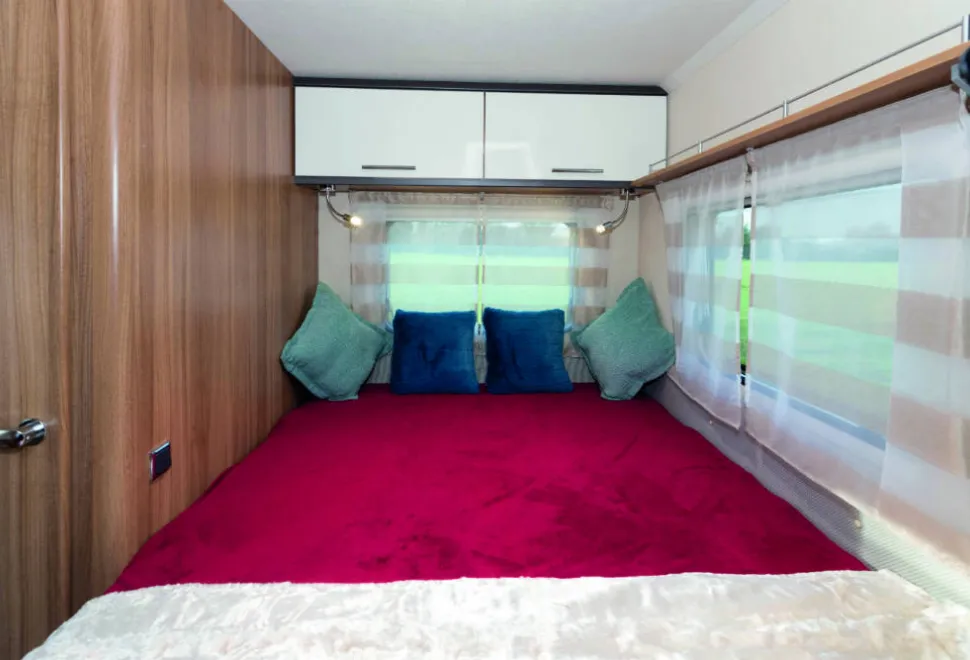 A-full-sized-bed-with-no-corner-cut-off-or-rounding-w1000-69730