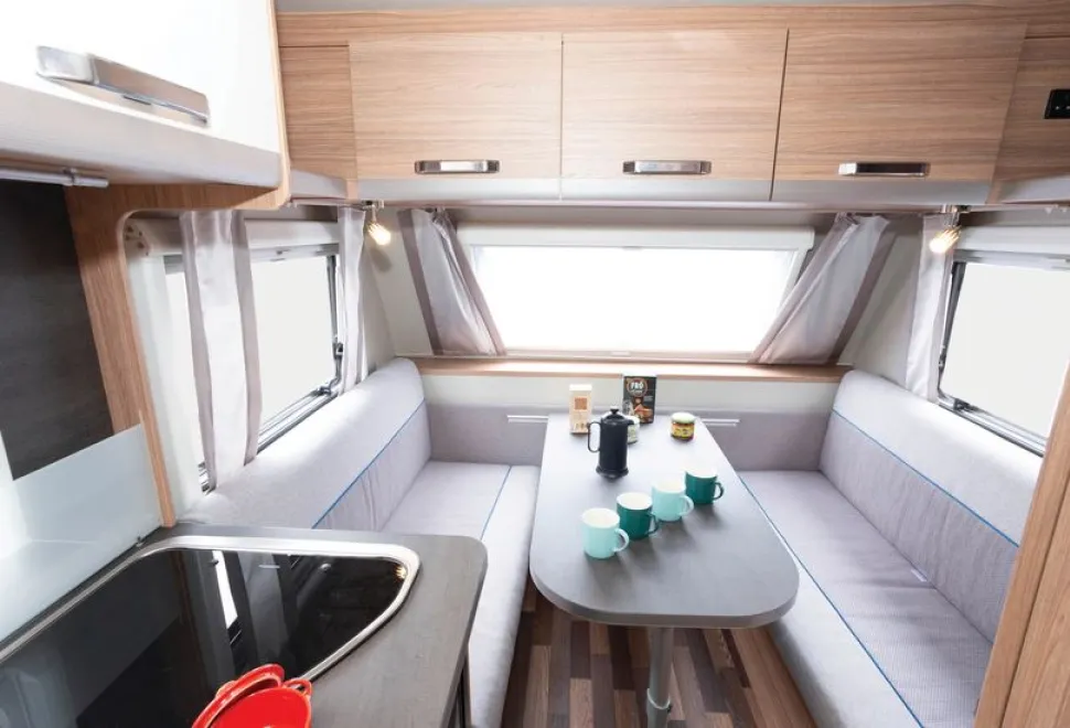Weinsberg-400-LK-lounge-courtesy-of-Richard-Chapman-20403