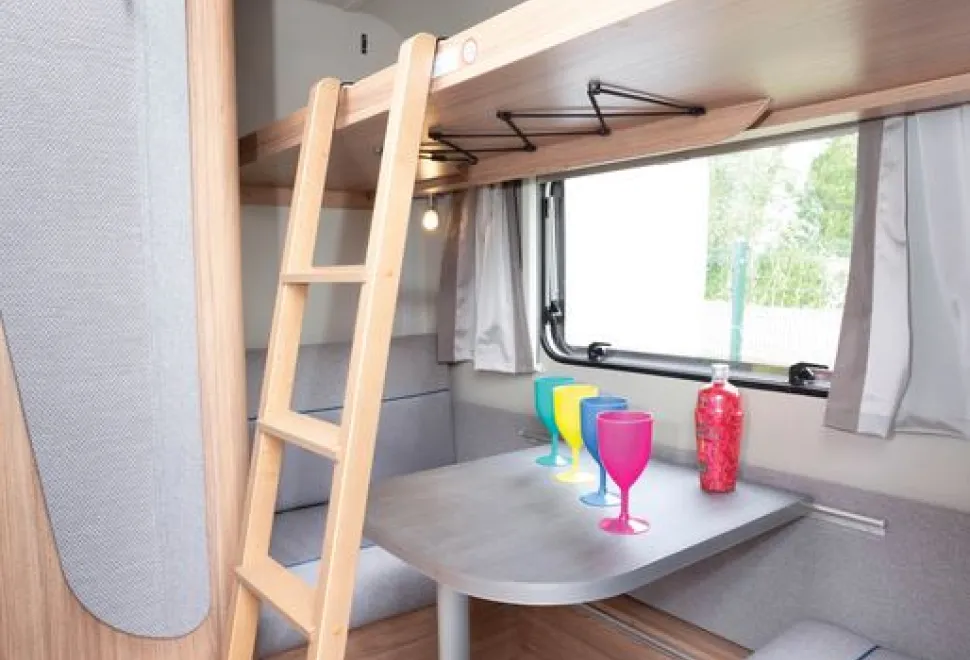 Weinsberg-400-LK-bunk-courtesy-of-Richard-Chapman-18651
