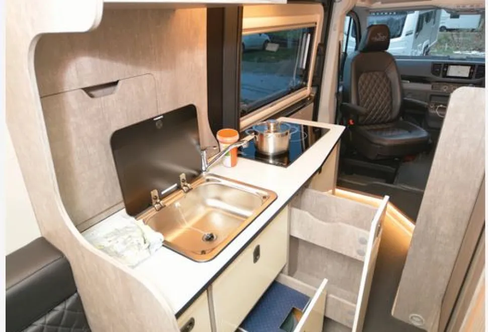 WildAx-Altair-kitchen-64204
