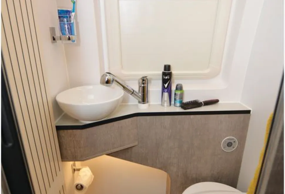 WildAx-Altair-washroom-63047