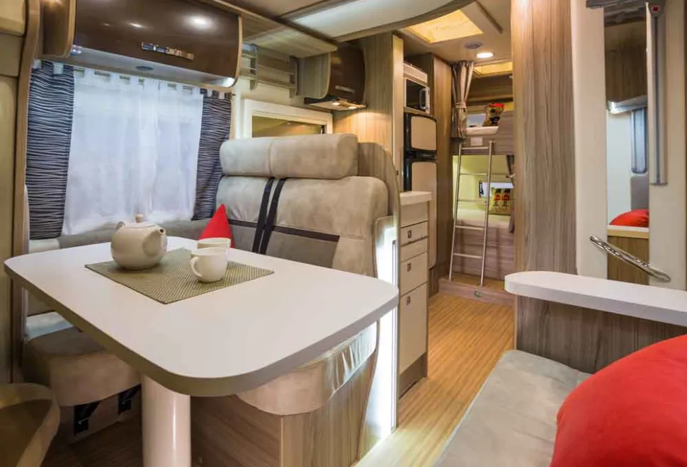 FRONT-TO-REAR-ANGLED-SHOWING-BUNK-81120