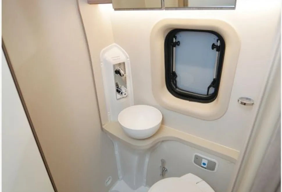 Elddis-Evolution-washroom-71793
