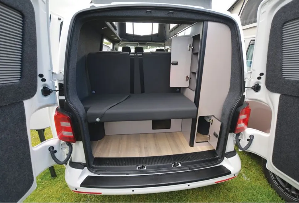 camping geschenke für frauen Der Campingplatz Ruft Und Ich Muss Gehen - Personalisiertes Geschenk main image 1