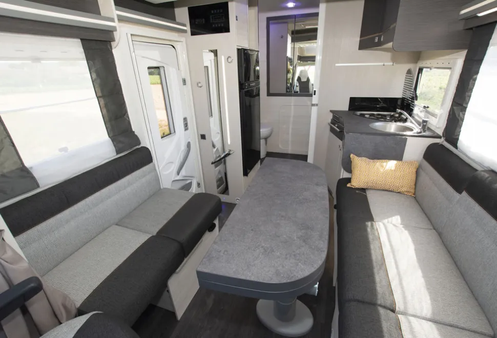 Chausson-650-large-interior-05637