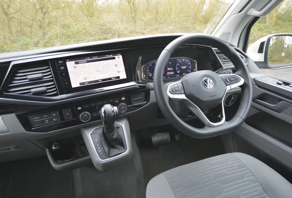 Volkswagen-California-Ocean-T6.1-cab-24272
