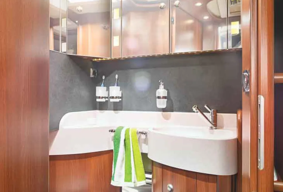 2018_Carthago_Presse_chic_e_line_Interieur_Raumbad-93947