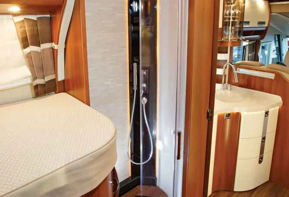 2018_Carthago_Presse_chic_e_line_Wellness_Dusche-95494
