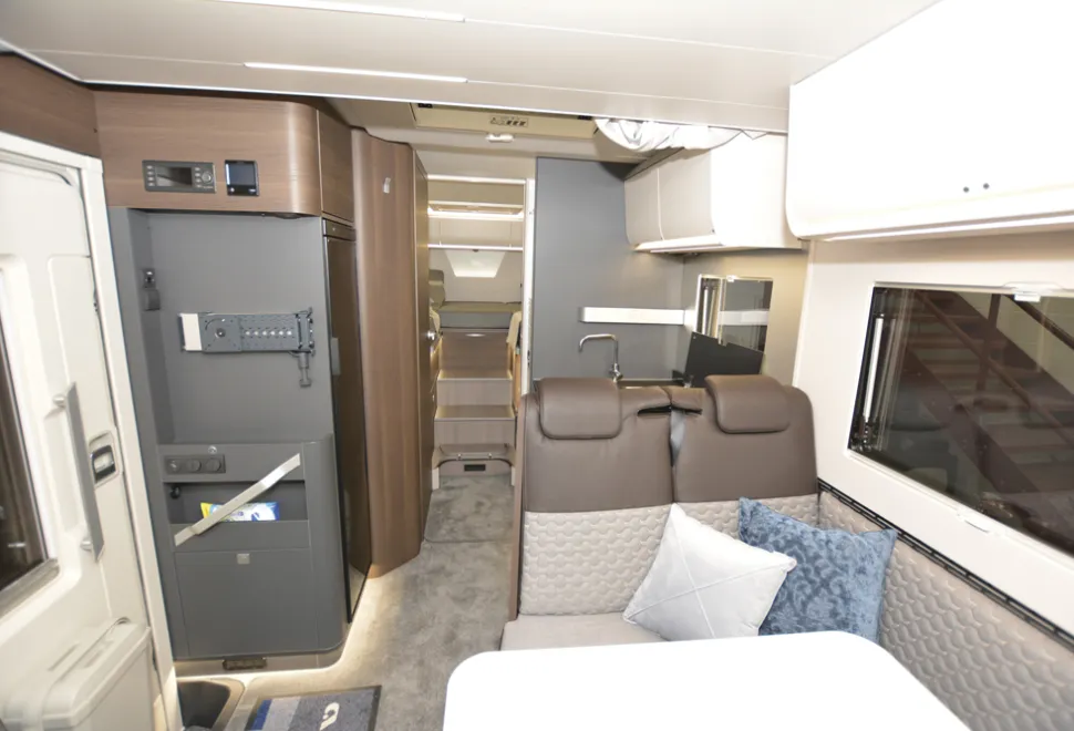 Adria_Matrix_Supreme_670_SL_interior-61901