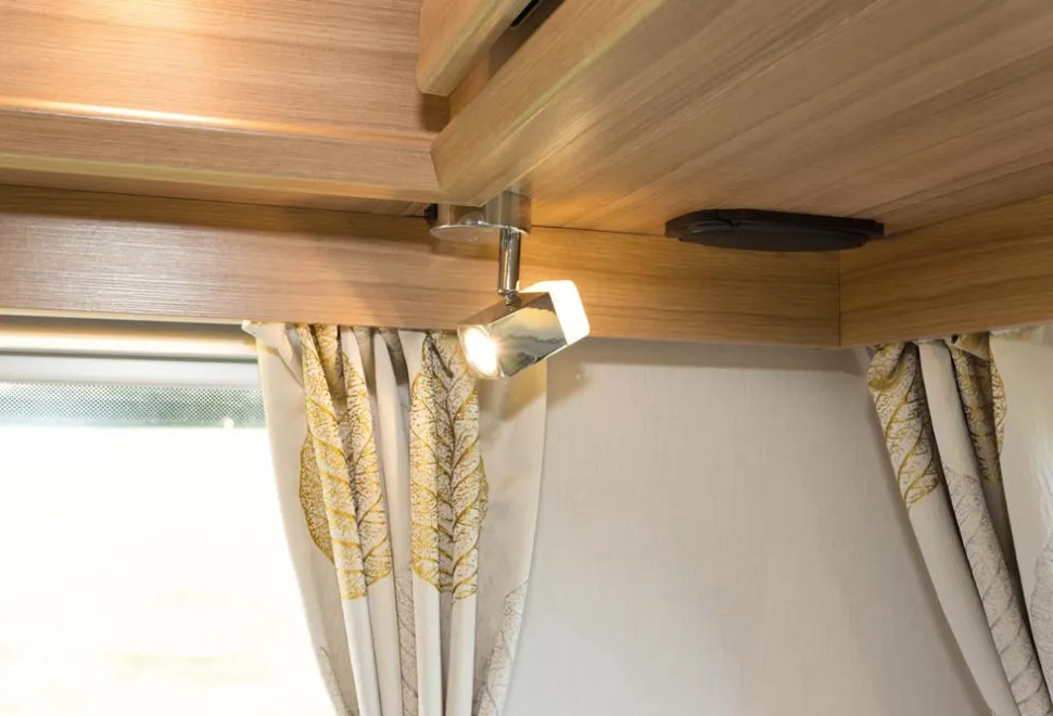 Spotlights,-like-the-larger-corner-lights,-emit-light-from-both-th-top-and-the-base-69816