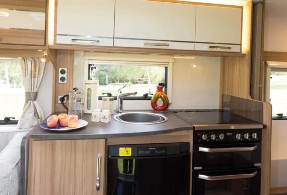 A-rim-of-light-outines-the-top-kitchen-cabinets-42170