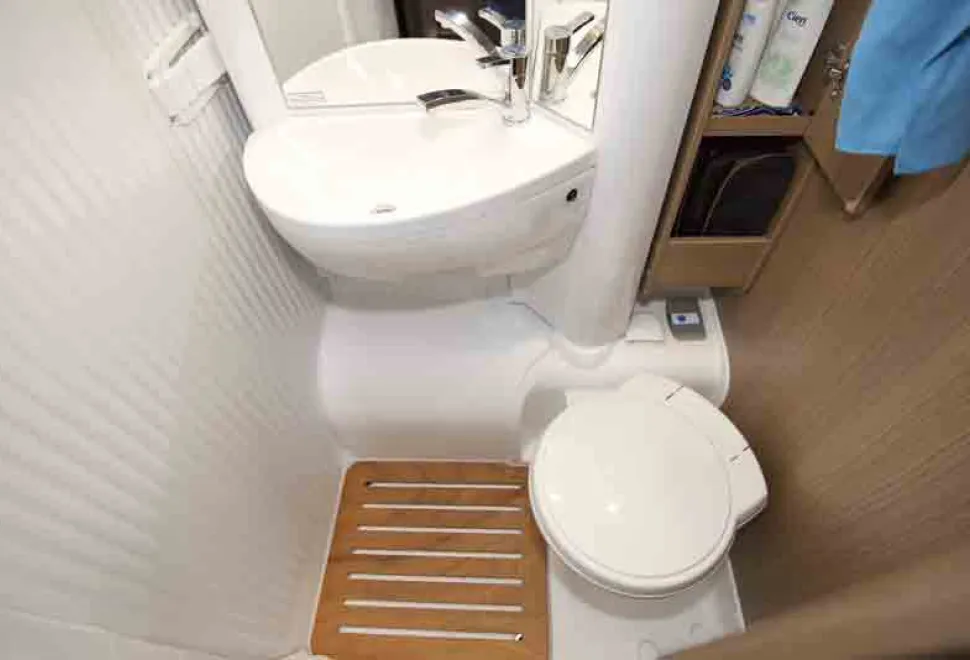 Carado-T337-washroom-89030