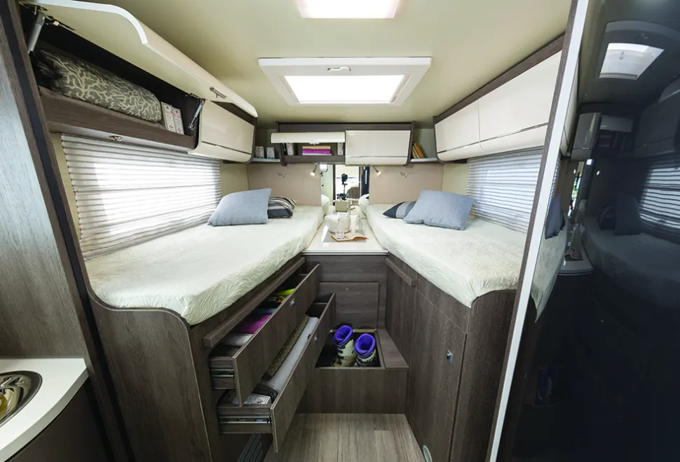 I56_REAR_SINGLE_BEDS-30739