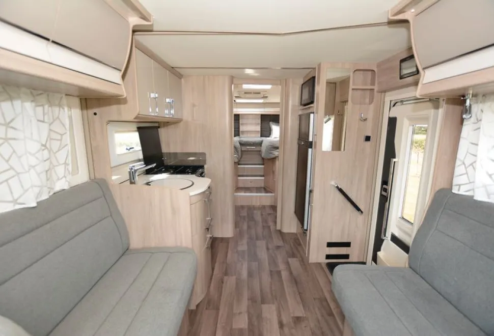 Coachman-Travel-Master-565-interior-79843